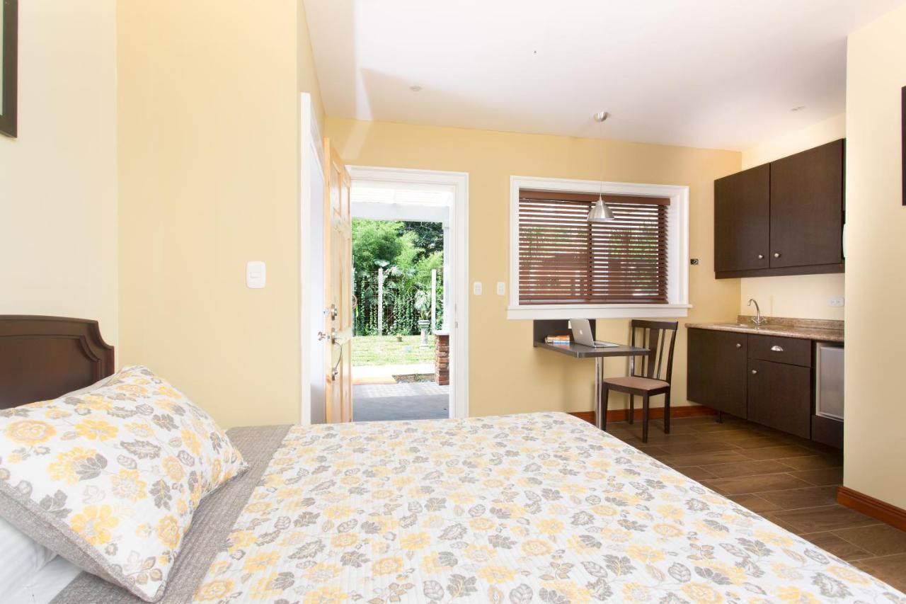 Río Segundo Airport Costa Rica B&B المظهر الخارجي الصورة